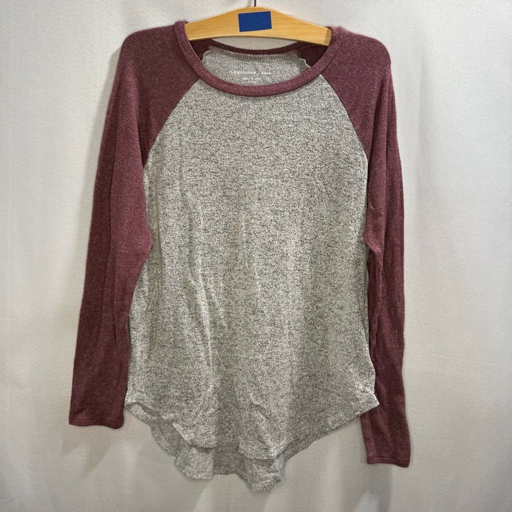 American Eagle Soft & Sexy Plush Long Sleeve Tee Burgundy Gray Women’s Small